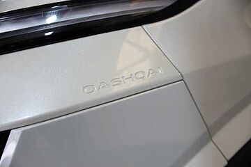 Nissan Qashqai 1.3 DIG-T MHEV 103KW N-CONNECTA 5P Lunar White + Midnight Black Metalizado